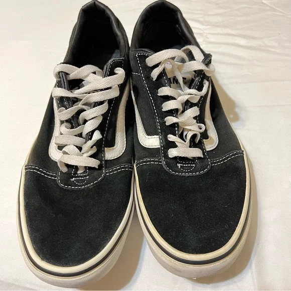 Vans men’s tennis shoes black/white size 8.5 - Picture 2 of 12